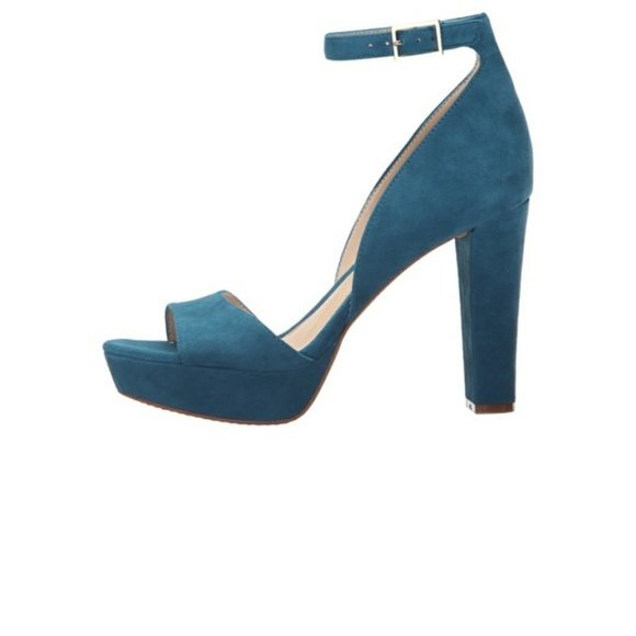 New Vince Camuto Sakari D'orsay Heels - Picture 4 of 8